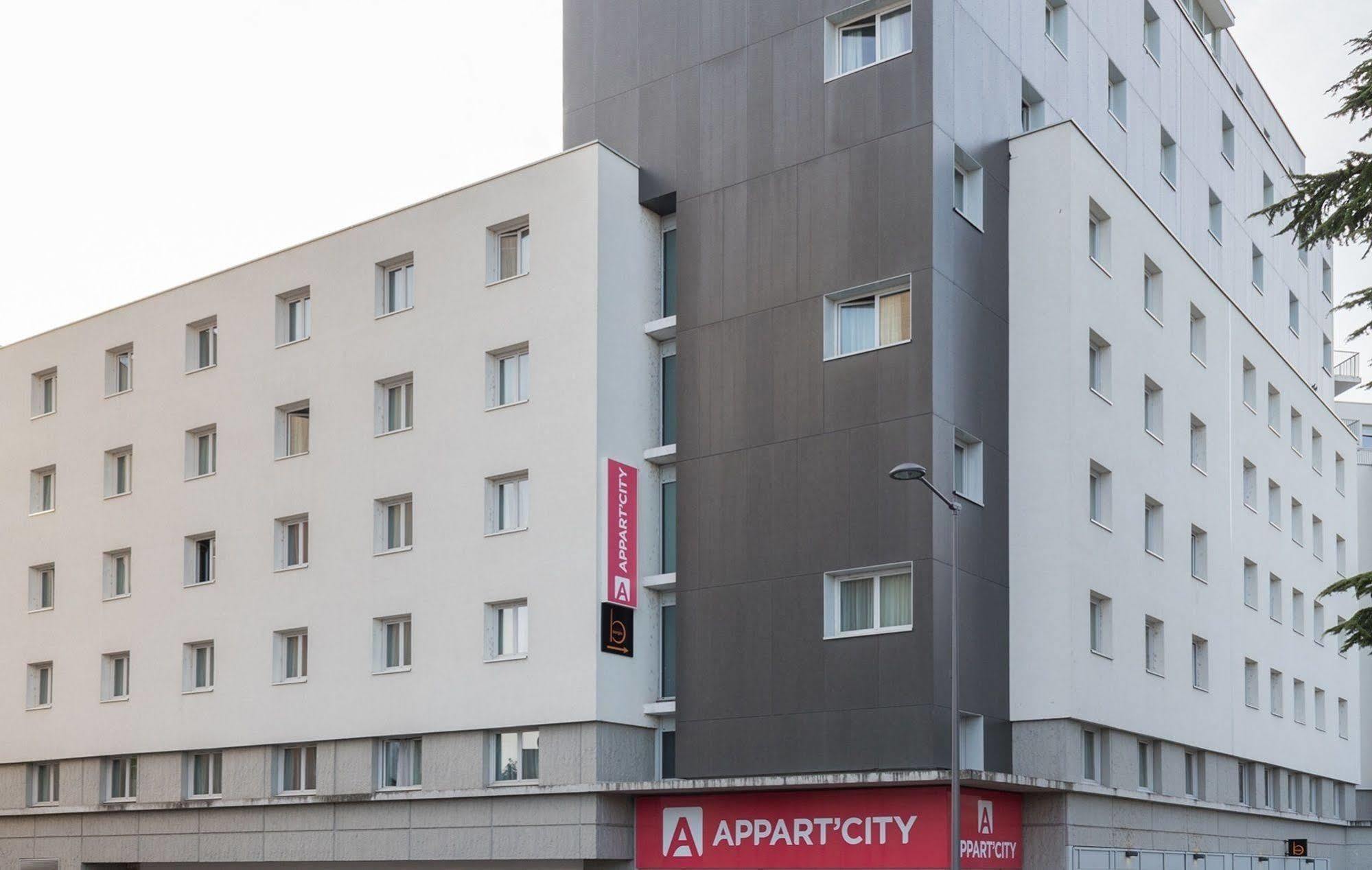 Appart'City Confort Lyon Cite Internationale Caluire-et-Cuire Exterior photo